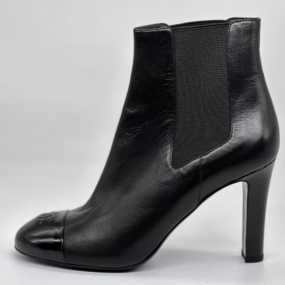 CHANEL 21B Leather Patent Cap Toe CC Ankle Boots Booties Heels - Picture 3 of 16